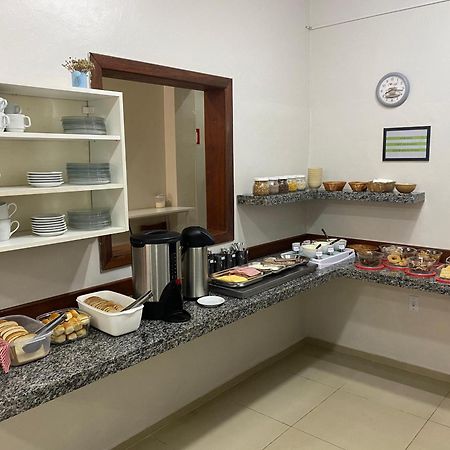 Hotel Tres Passos - Prox Ao Aeroporto E Rodoviaria 포르투알레그리 외부 사진